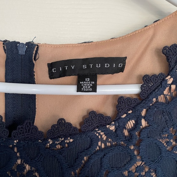 City studio navy dress - Picture 3 of 3